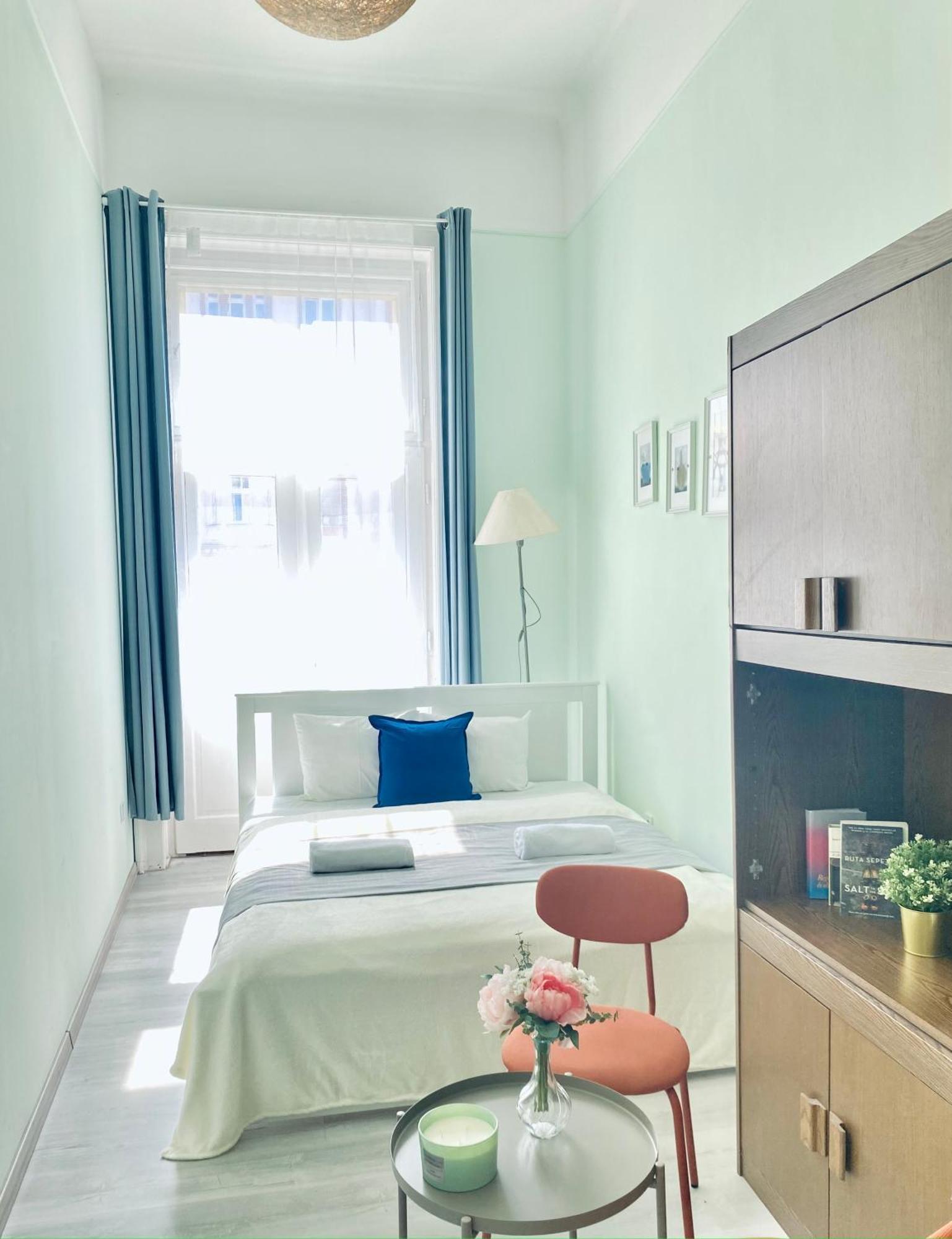 Baross Apartment With Convenience And Style Budapest Luaran gambar