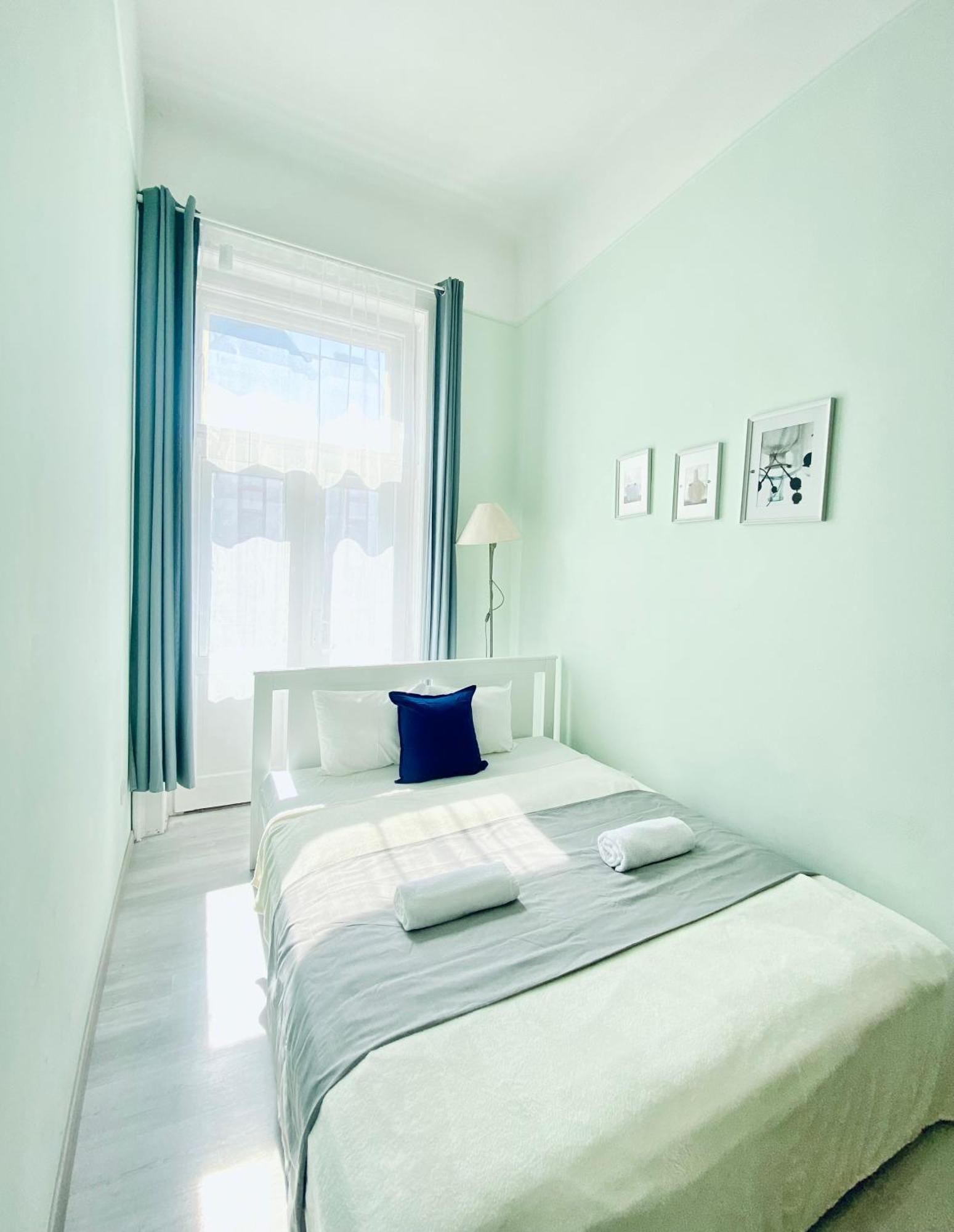 Baross Apartment With Convenience And Style Budapest Luaran gambar