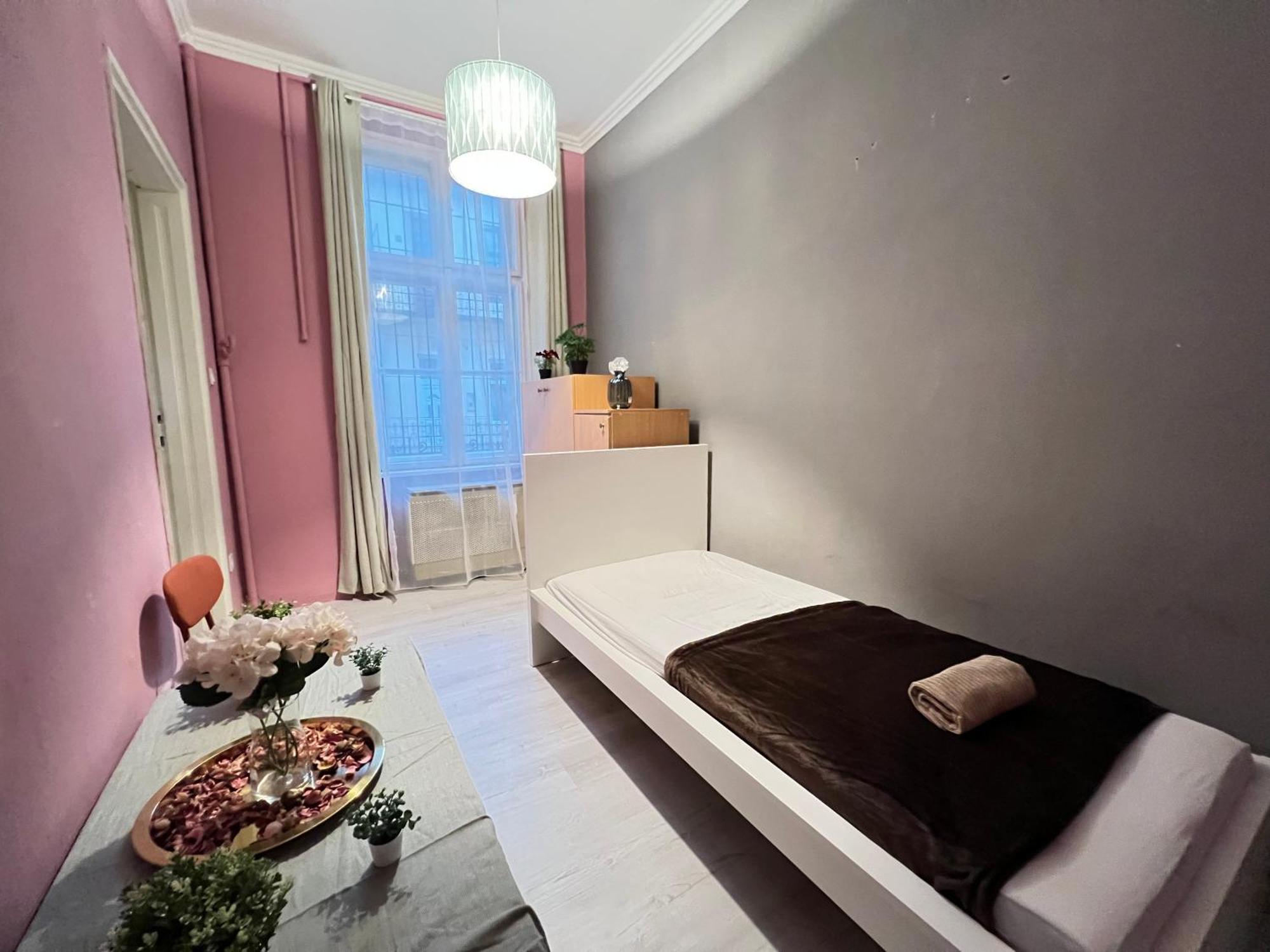 Baross Apartment With Convenience And Style Budapest Luaran gambar