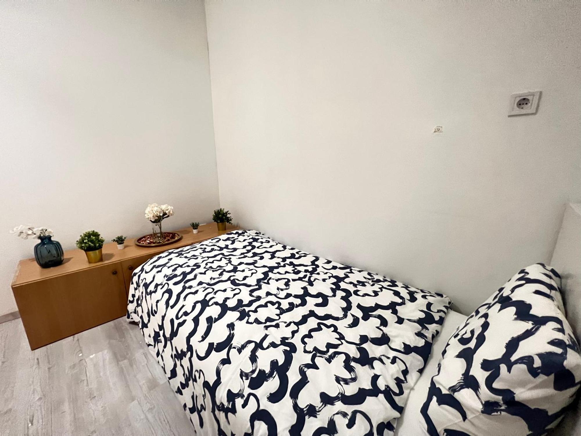 Baross Apartment With Convenience And Style Budapest Luaran gambar