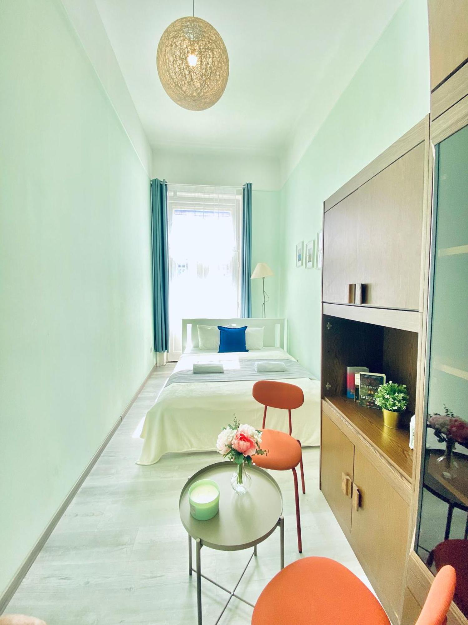 Baross Apartment With Convenience And Style Budapest Luaran gambar