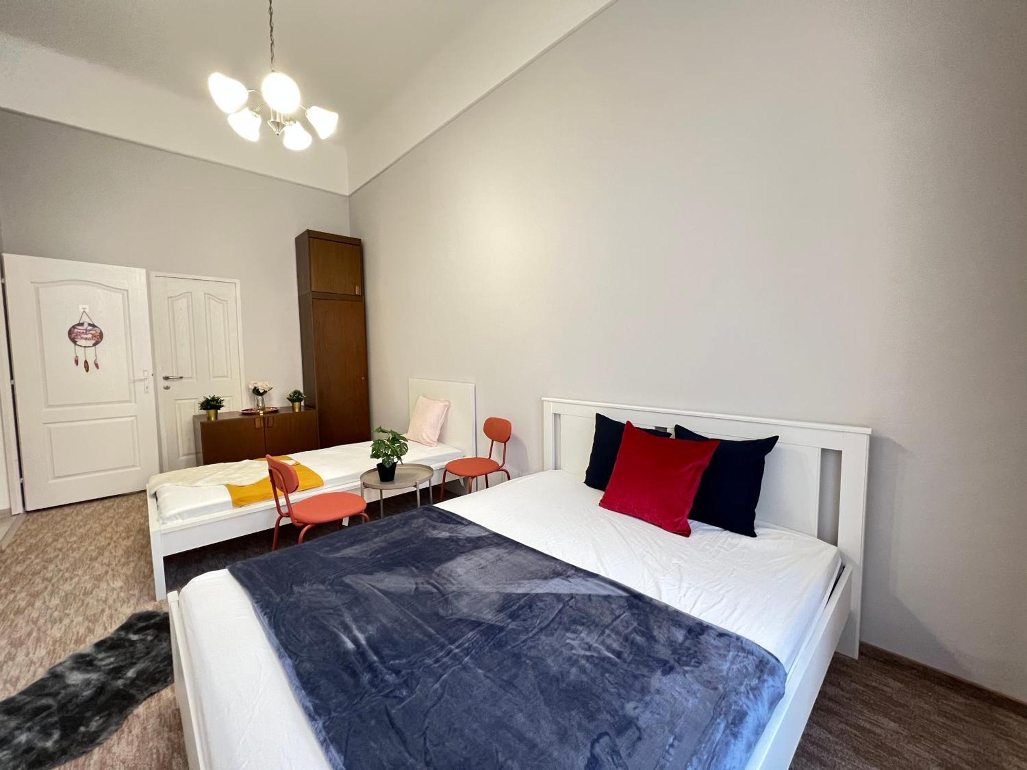 Baross Apartment With Convenience And Style Budapest Luaran gambar